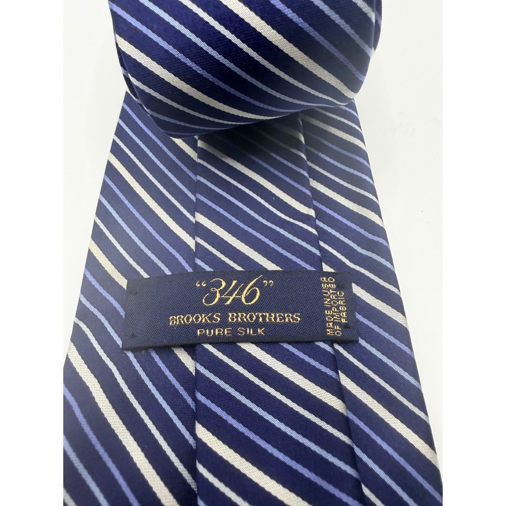 Brooks Brothers 346 Mens Silk Tie Navy Blue White Diagonal Stripe Made in USA